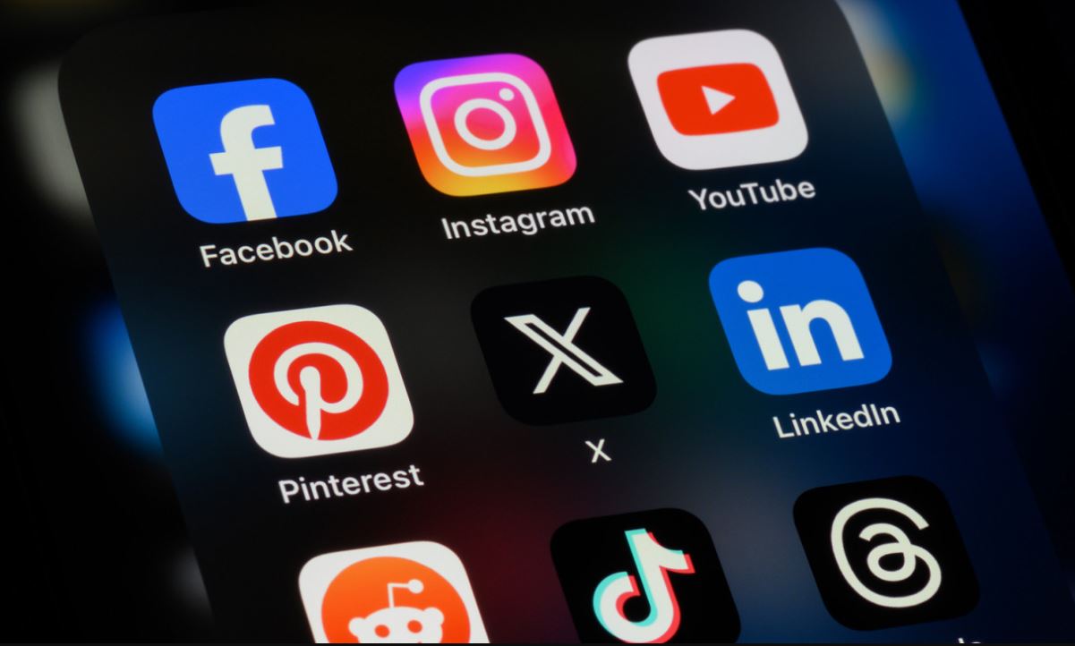 সামাজিকমাধ্যম ব্যবহারে বয়স বেঁধে দেবে অস্ট্রেলিয়া