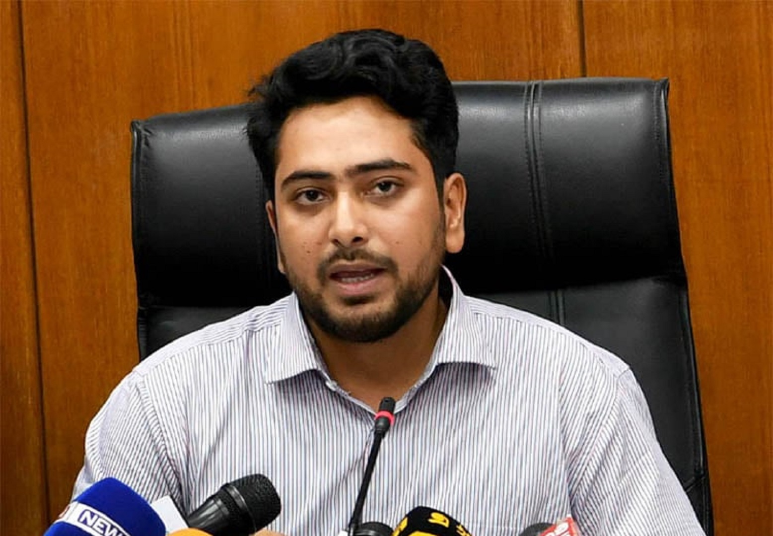 শহীদদের তালিকা চূড়ান্ত হওয়ার পর স্মরণ সভা হবে: নাহিদ ইসলাম