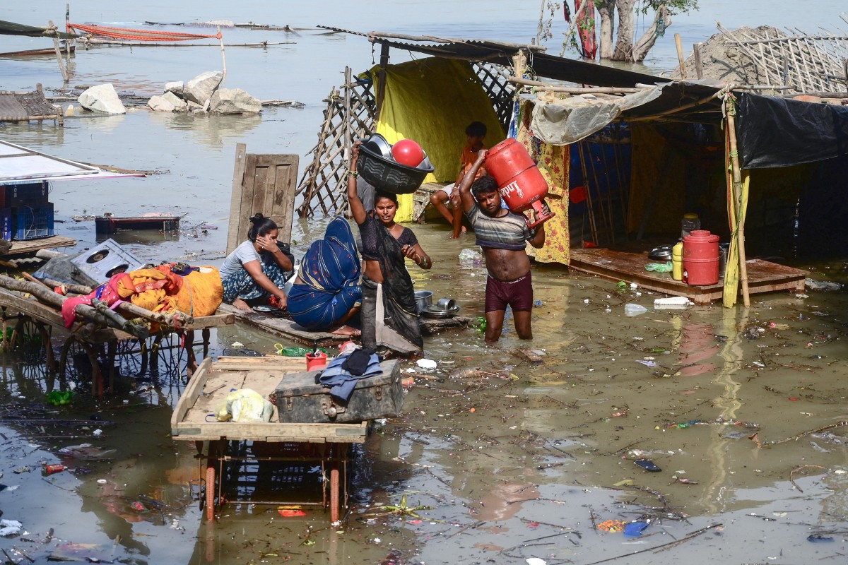 পশ্চিমবঙ্গ, ঝাড়খণ্ড ও ওডিশায় দিনভর বৃষ্টির পূর্বাভাস, ‘রেড অ্যালার্ট’ জারি