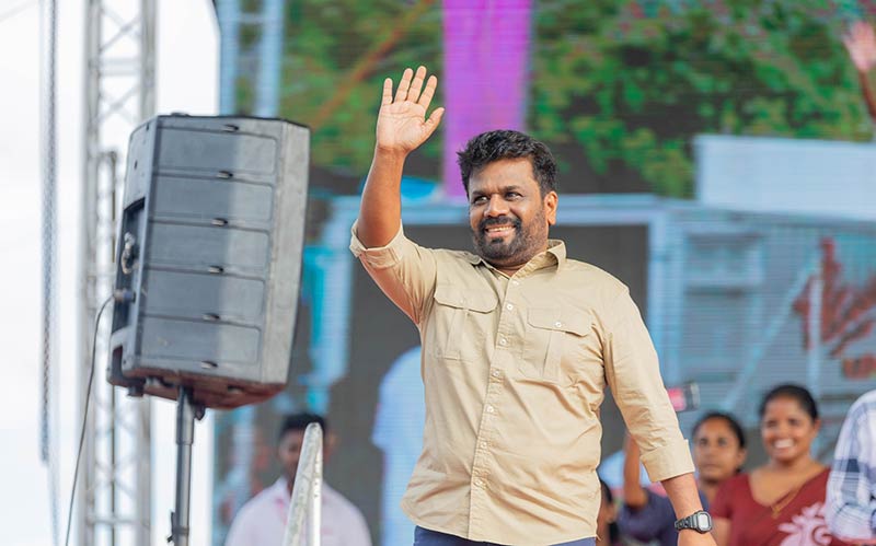 শপথ নিয়েছেন শ্রীলঙ্কার নতুন প্রেসিডেন্ট অনুড়া দিশানায়েকে