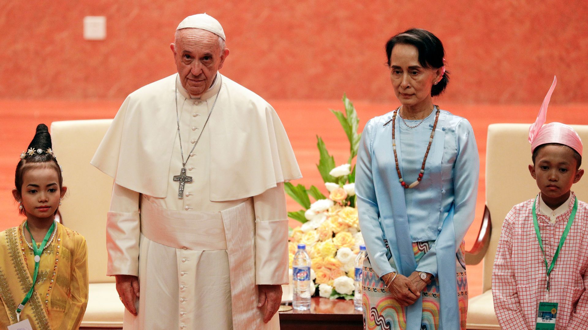 সু চিকে ভ্যাটিকানে আশ্রয় দেওয়ার প্রস্তাব দিলেন পোপ