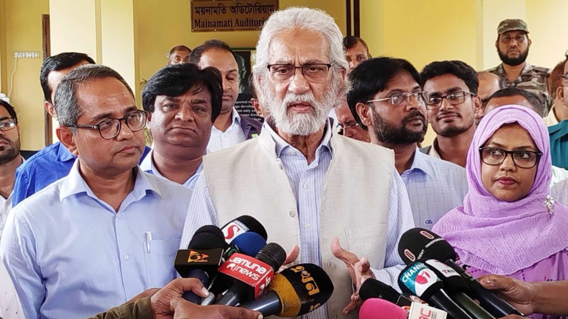 সমবায় ব্যাংকের ১২ হাজার ভরি সোনার খোঁজ পাওয়া যাচ্ছে না: উপদেষ্টা হাসান আরিফ