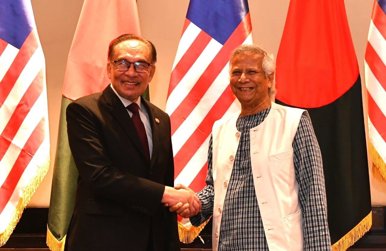 পুরোনো বন্ধু আনোয়ার ইব্রাহিমকে স্বাগত জানিয়ে ‘খুশি’ ড. ইউনূস