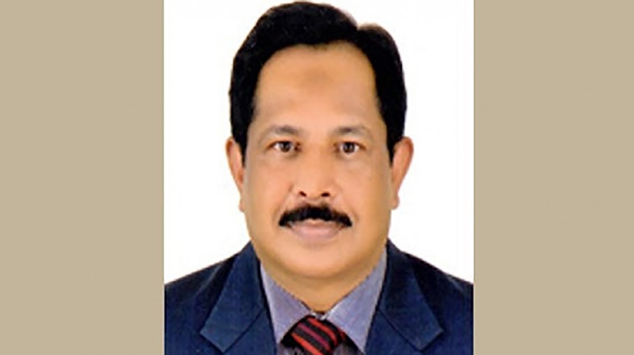 স্বরাষ্ট্র মন্ত্রণালয়ের সাবেক সিনিয়র সচিব মোস্তফা কামাল চট্টগ্রামে গ্রেপ্তার