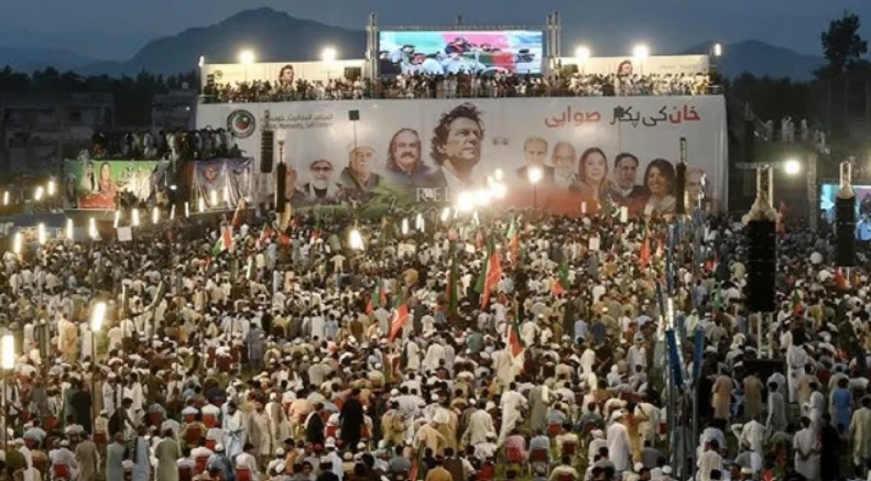 ট্রাম্পের জয়ে ইমরানের মুক্তির সম্ভাবনা দেখছে তার সমর্থকরা