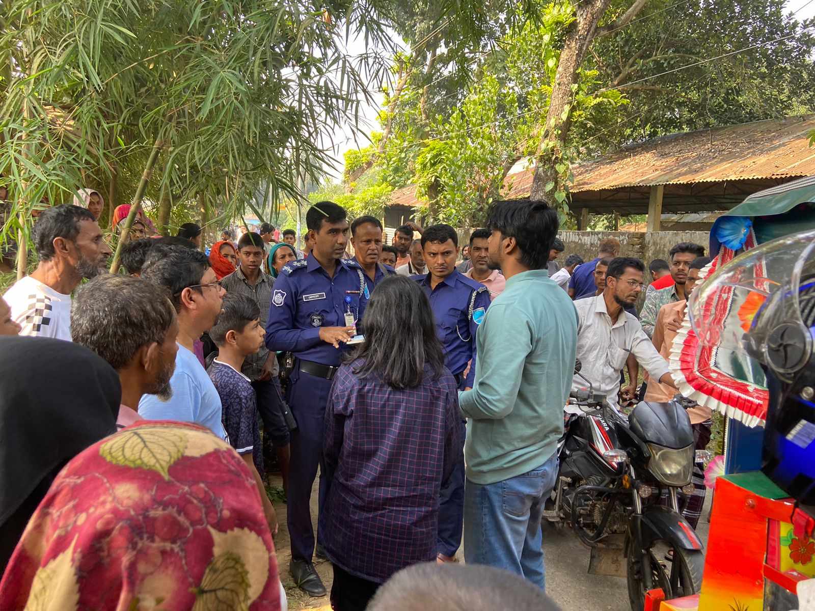 শ্রীপুরে বাস বিদ্যুতায়িত হয়ে আইইউটির ৩ শিক্ষার্থীর মৃত্যু