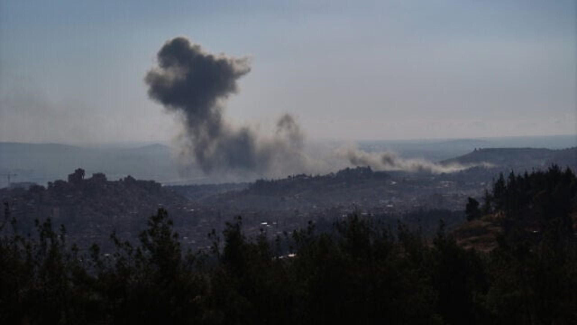 আসাদের পতনের পর সিরিয়াজুড়ে যুক্তরাষ্ট্র ও ইসরায়েলের বিমান হামলা
