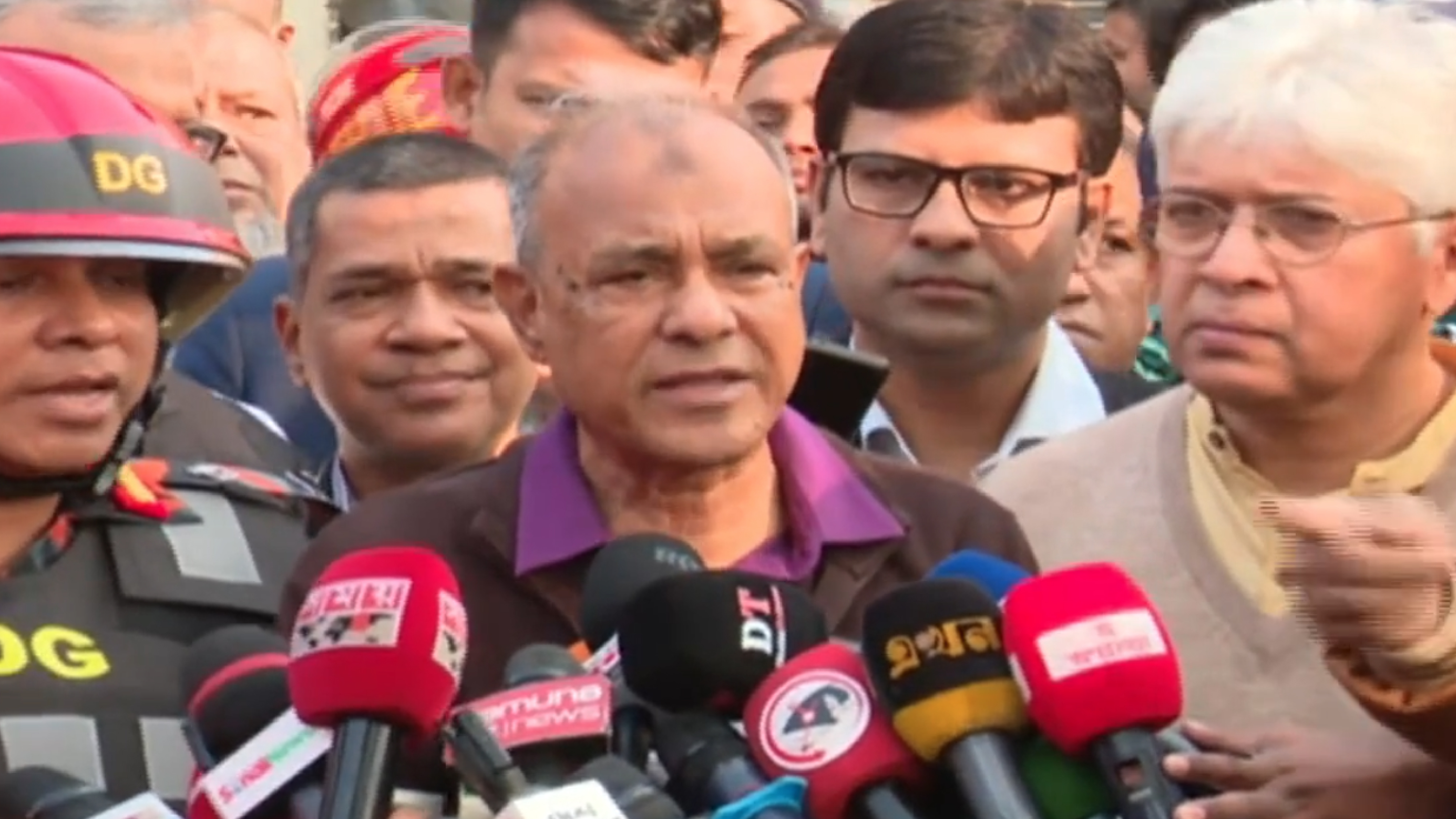 সচিবালয়ে আগুন নাশকতামূলক কিনা, তদন্তের পর বলা যাবে: স্বরাষ্ট্র উপদেষ্টা