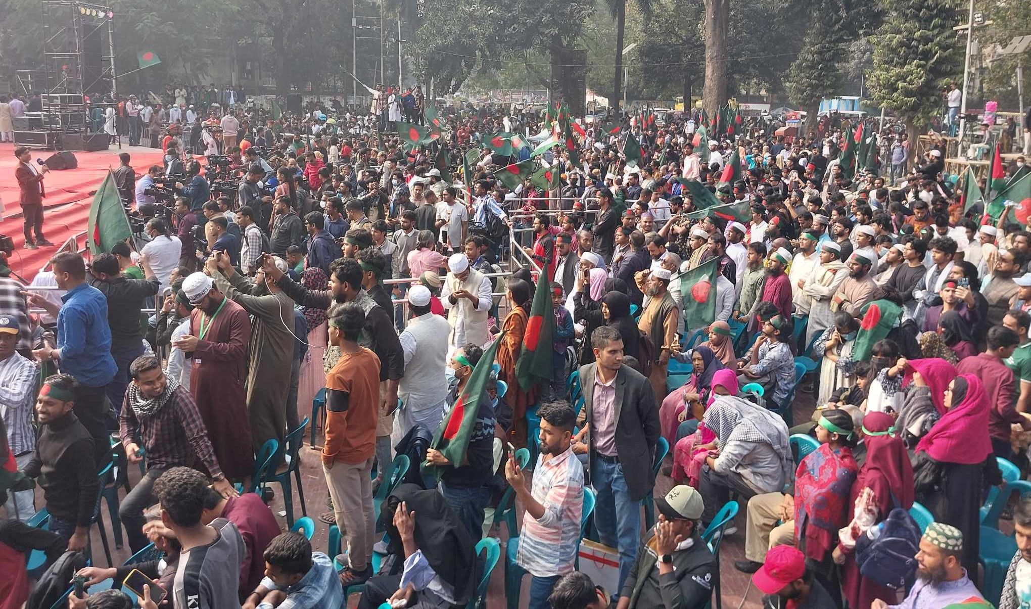 ‘আমাদের কান্না কখনো থামবে না’ অভ্যুত্থানে শহীদদের জন্য এক মিনিট নীরবতা