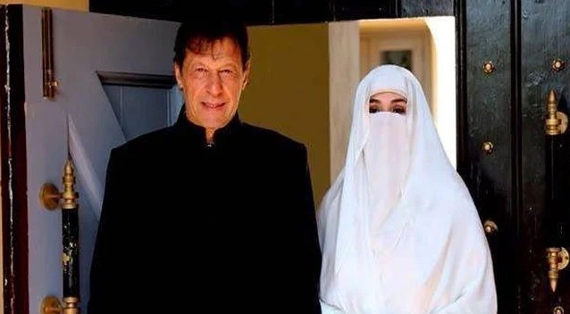 দুর্নীতি মামলায় ইমরান খানের ১৪ ও স্ত্রীর ৭ বছরের কারাদণ্ড