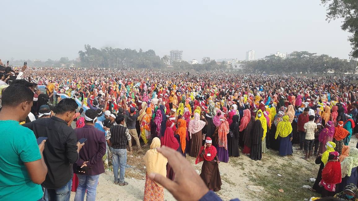 ‘কর্ম চাই, ভিক্ষা চাই না’ গাজীপুরে বেক্সিমকো শ্রমিকদের গণসমাবেশ