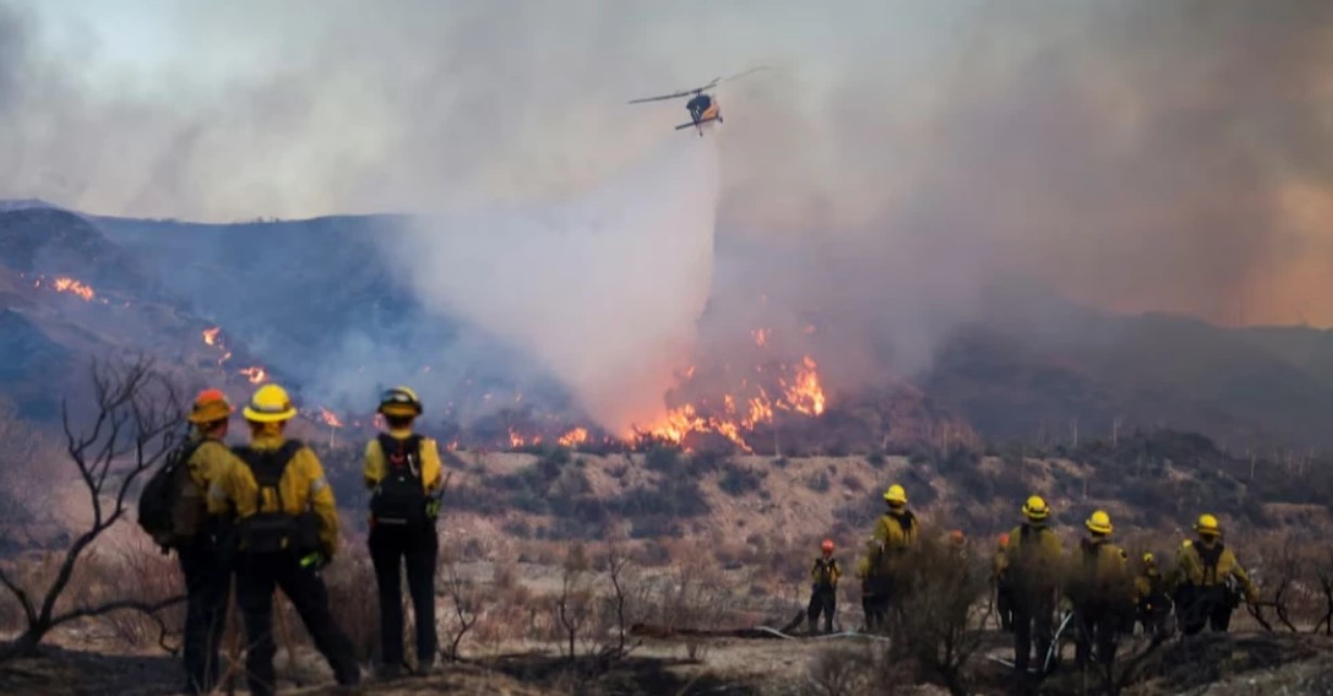 লস অ্যাঞ্জেলেসে আবারও দাবানল, সরিয়ে নেওয়া হলো ৩১ হাজার বাসিন্দাকে