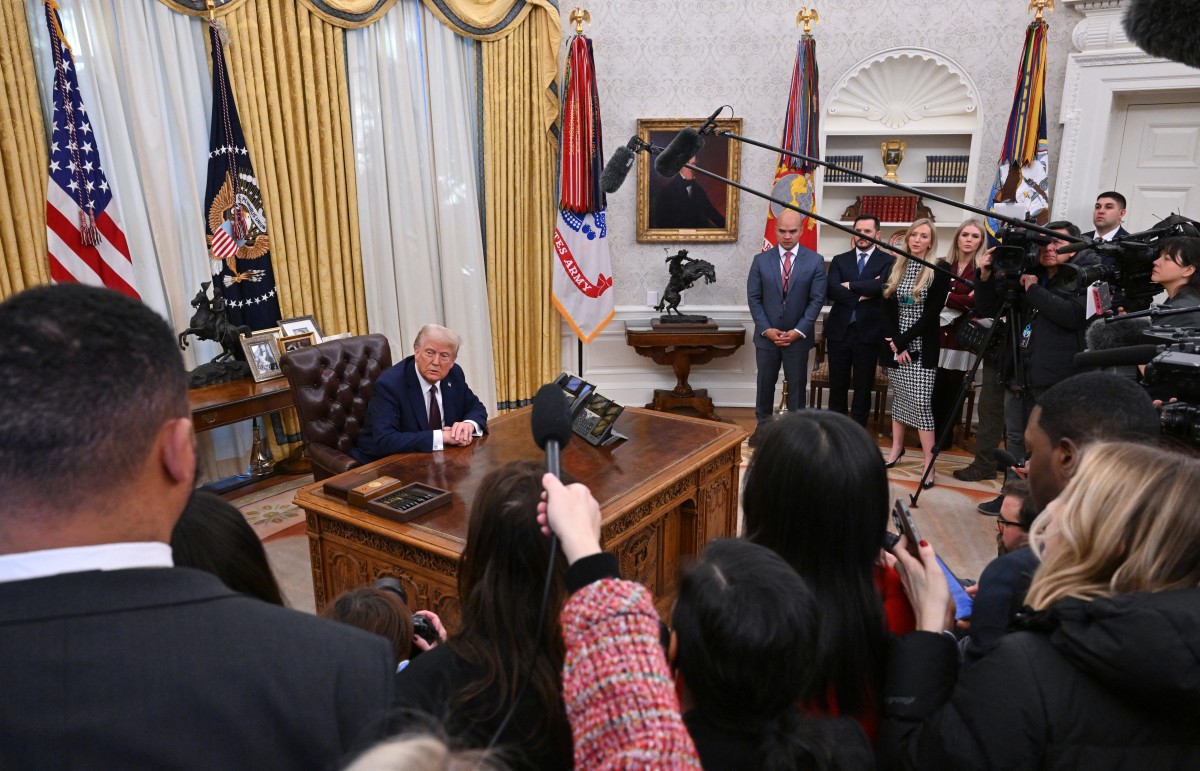 পরমাণু স্থাপনায় হামলা ছাড়াই ইরান-ইসরায়েল সংঘাত নিরসনের পক্ষে ট্রাম্প