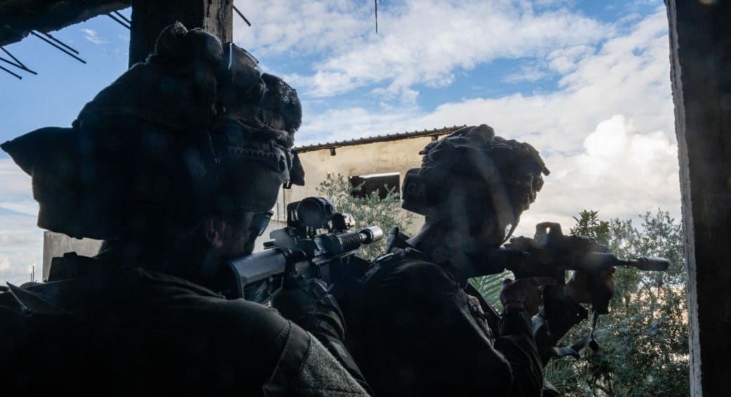 আরও ৬ জিম্মিকে মুক্তি দেবে হামাস, বাড়ল লেবাননে যুদ্ধবিরতির মেয়াদ 