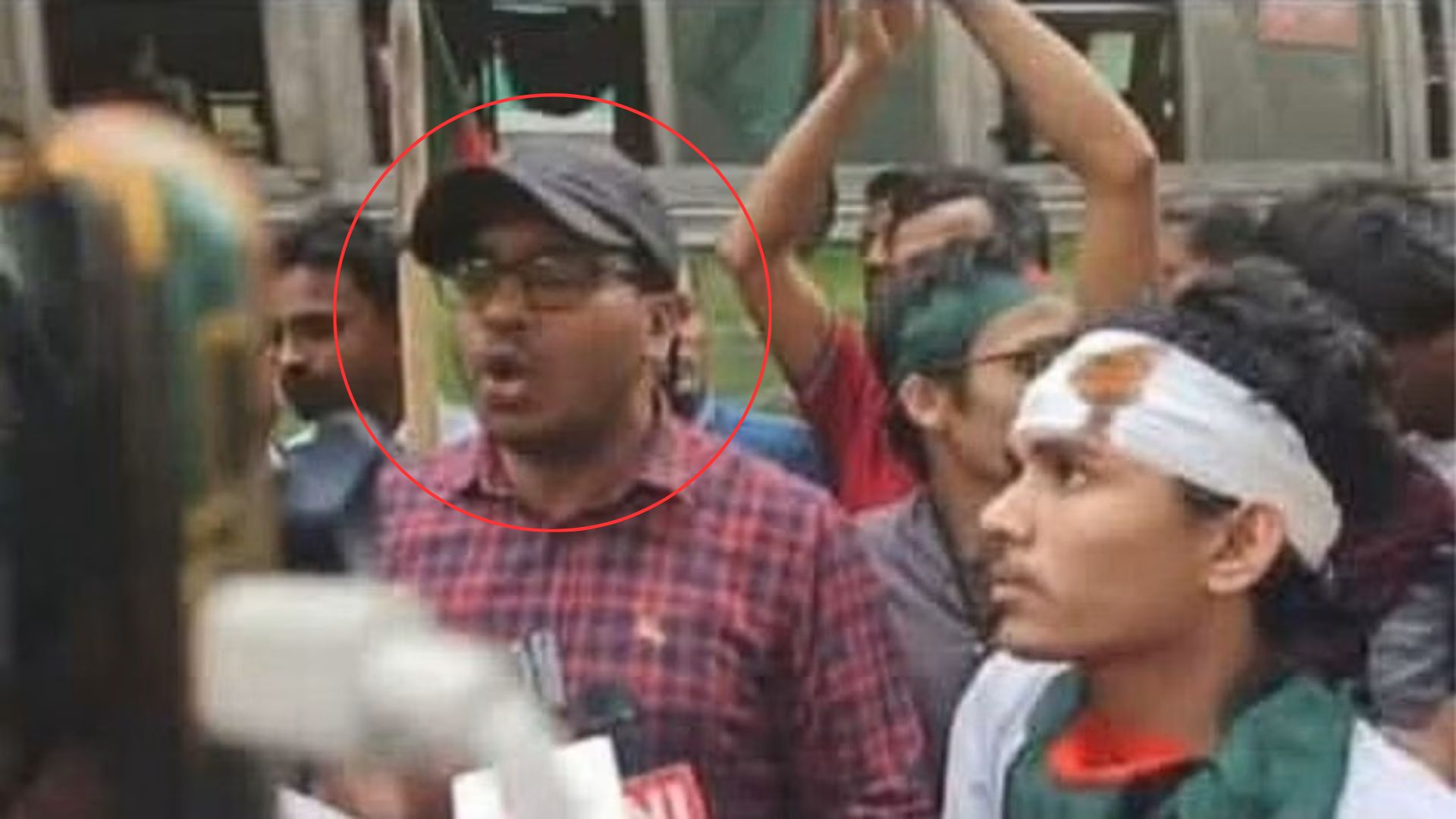 আদিবাসীদের ওপর হামলা: নাগরিক কমিটি থেকে বহিষ্কৃত সেই শাহাদাৎ সাকিব গ্রেপ্তার