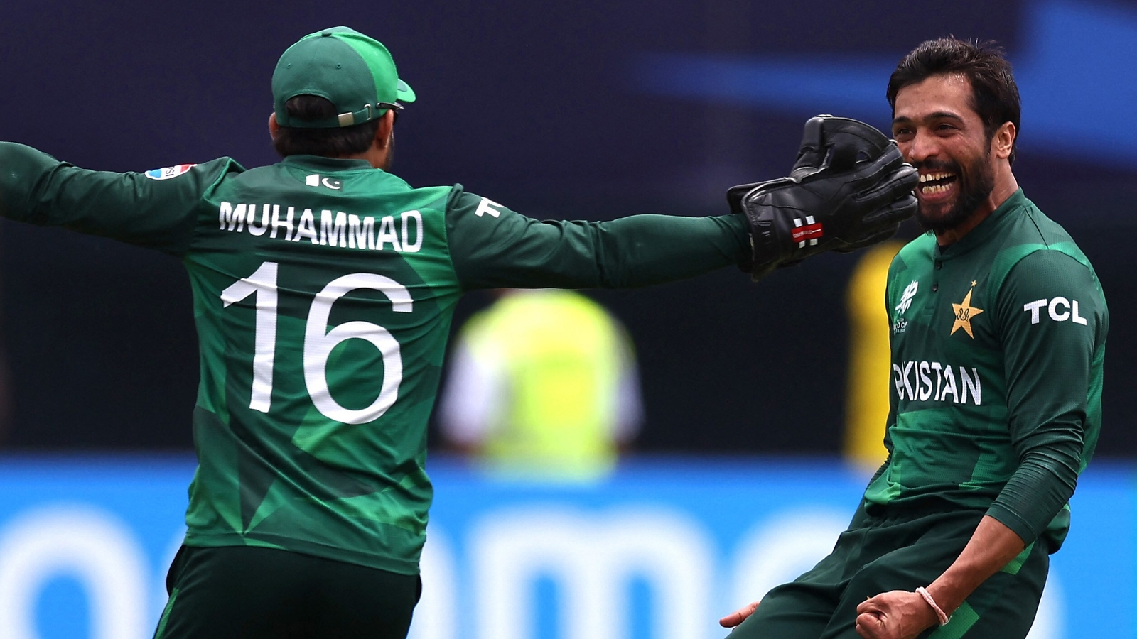 'রিজওয়ান তুমি ফেরারি থেকে রিকশায় নেমে এসেছো!'