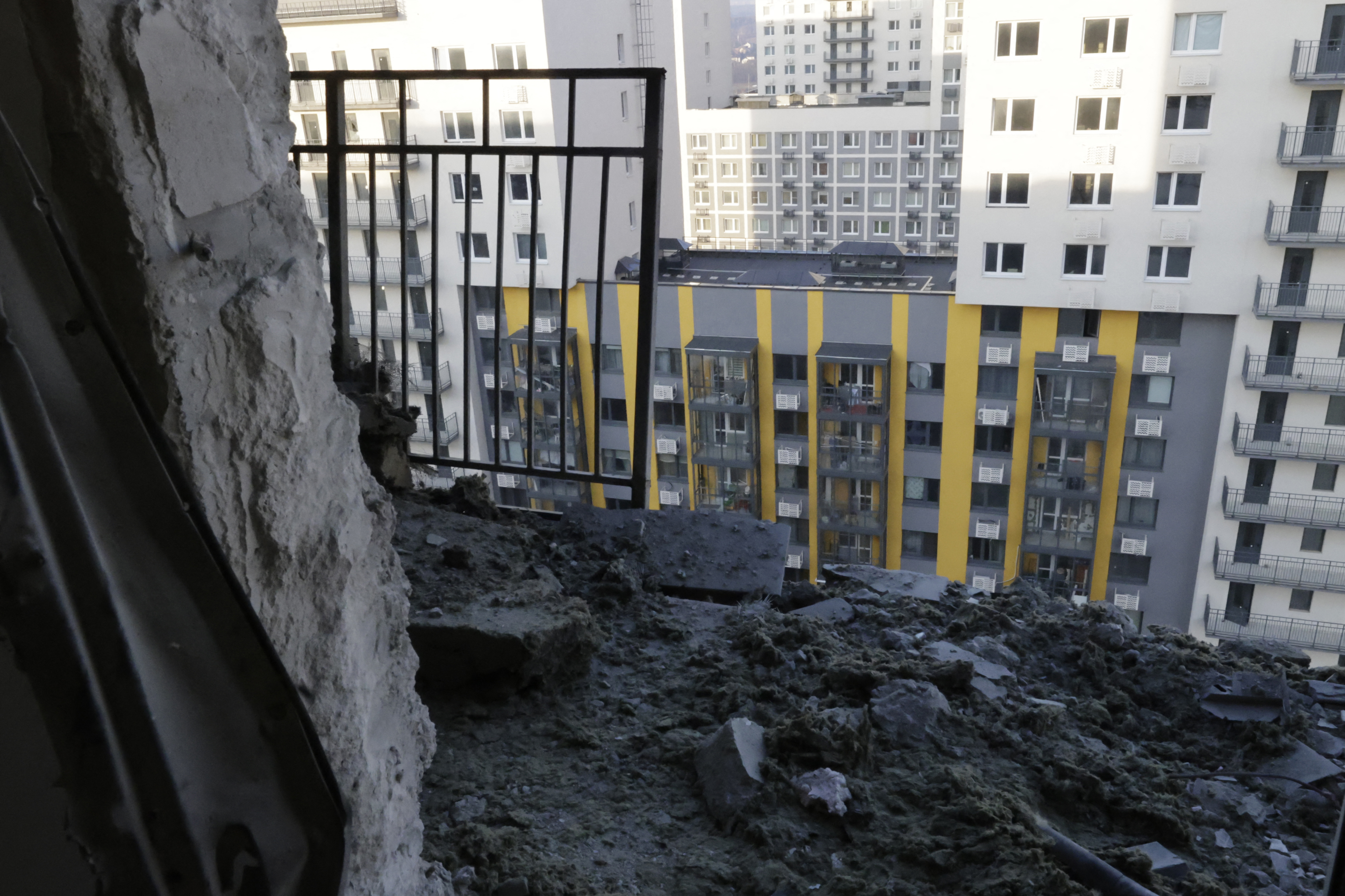 যুদ্ধবিরতি আলোচনার আগে মস্কোয় ইউক্রেনের বড় আকারে ড্রোন হামলা