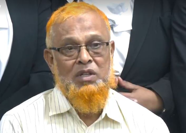 ছাত্ররা যেন খারাপ রাজনীতিতে জড়িত না হয়: আবরারের বাবা