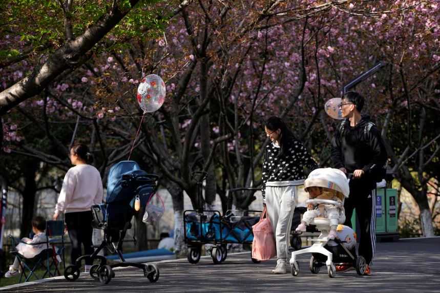 জন্মহার বাড়াতে বিনামূল্যে দুধ ও শিশু পরিচর্যা পণ্যে ভর্তুকি দেবে চীন