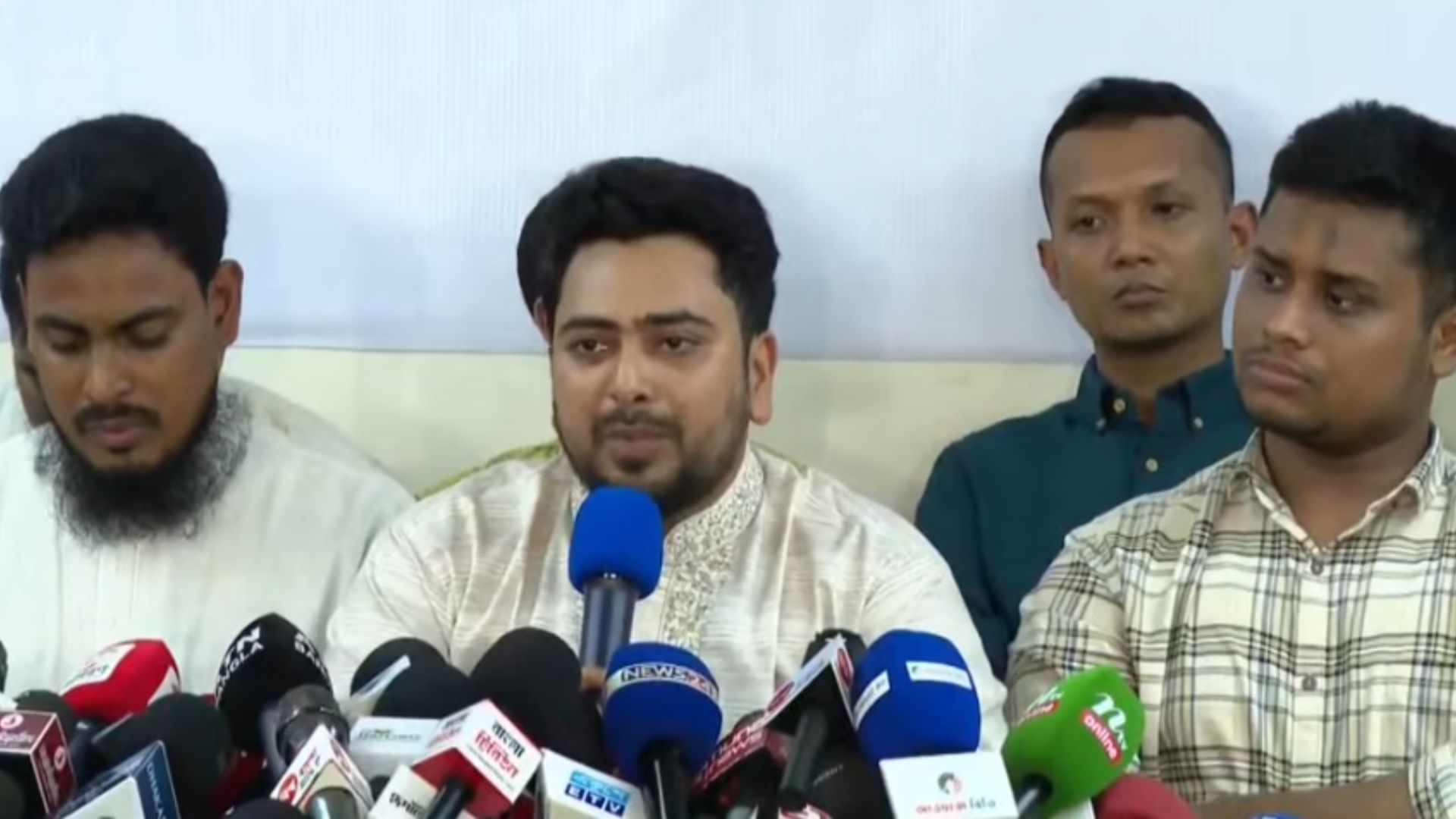 আওয়ামী লীগকে রাজনীতিতে ফেরানোর যেকোনো প্রচেষ্টা এনসিপি প্রতিহত করবে: নাহিদ ইসলাম