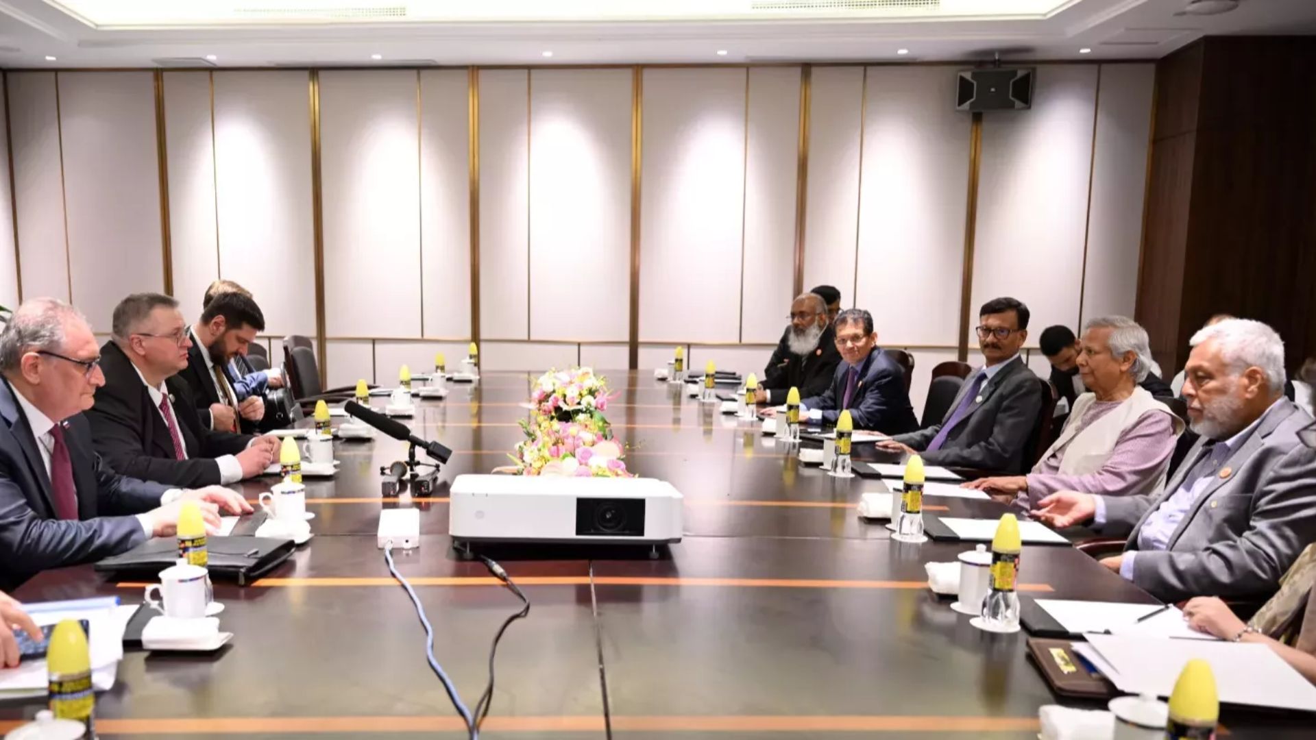 জ্বালানিতে মস্কোর সহযোগিতা চায় ঢাকা, গম ও সার আমদানি করবে বাংলাদেশ