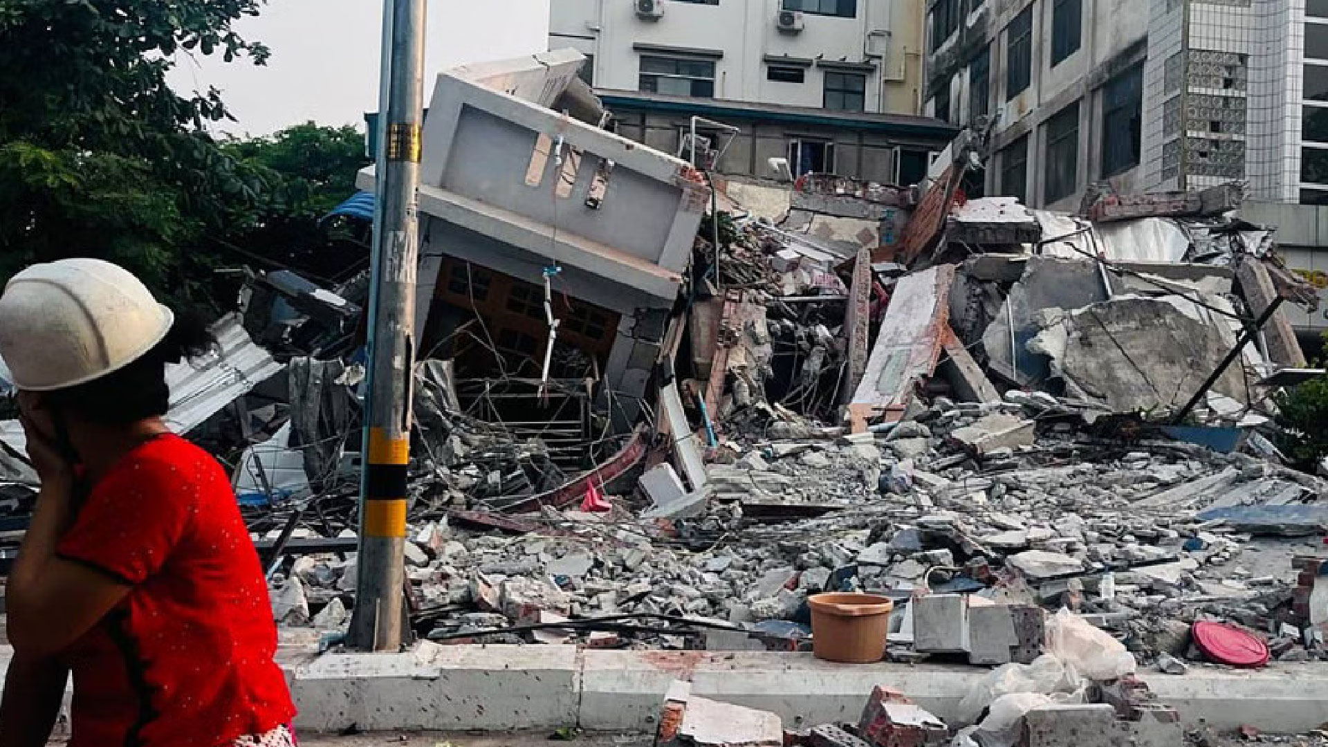 ‘প্রবল দুলুনিতে মনে হচ্ছিল কোনো নৌকার ভেতর আছি’