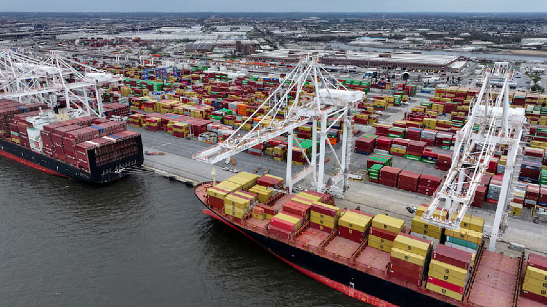 চীনা কিছু পণ্যের ওপর শুল্ক বেড়ে ১৪৫ শতাংশ