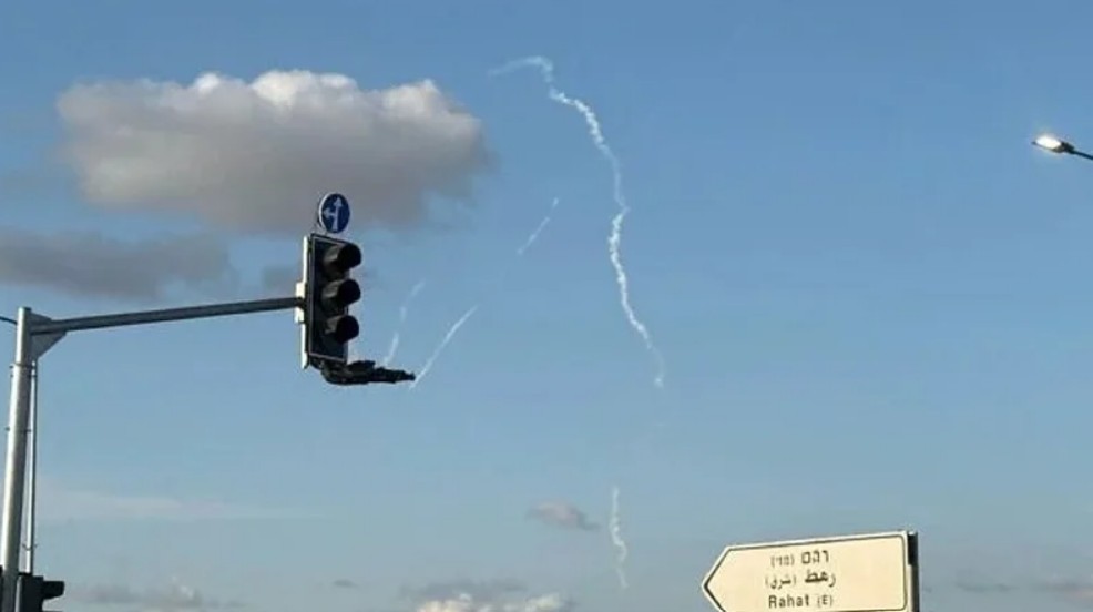 ইসরায়েলে ২ ব্যালিস্টিক ক্ষেপণাস্ত্র হামলা হুতি বিদ্রোহীদের