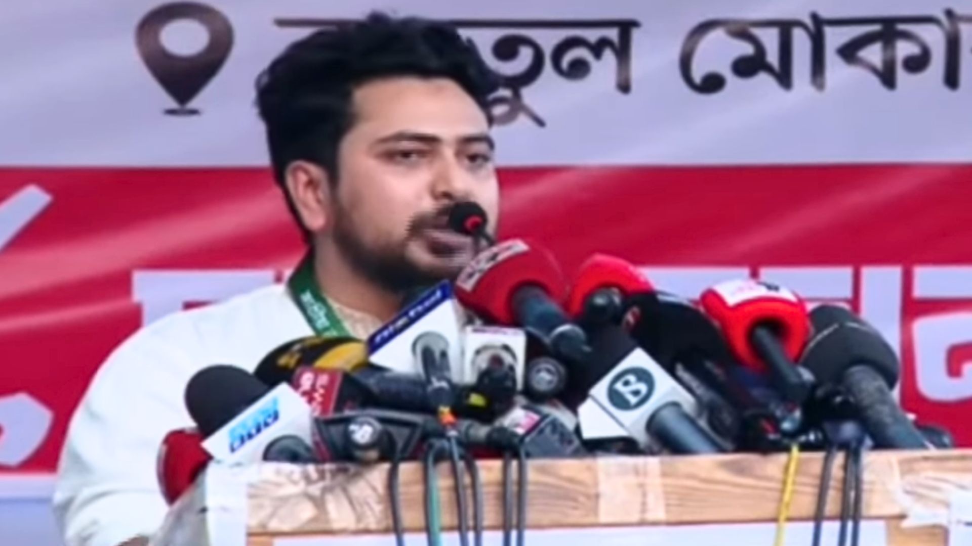 আ. লীগ নিষিদ্ধের জন্য পাড়ায়-মহল্লায় জনতার আদালত তৈরি করব: নাহিদ ইসলাম