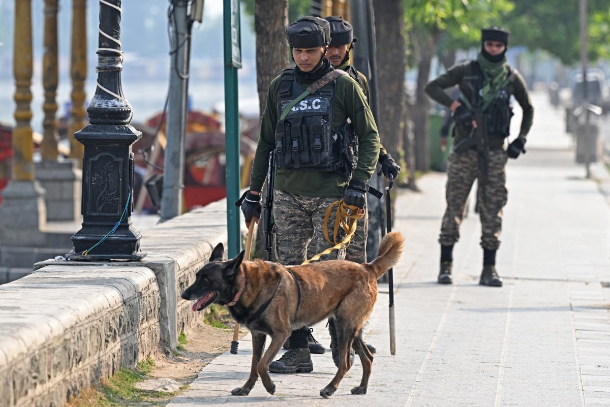 ভারতীয় চার্জ দ্য অ্যাফেয়ার্সকে ডেকে পাঠাল ইসলামাবাদ
