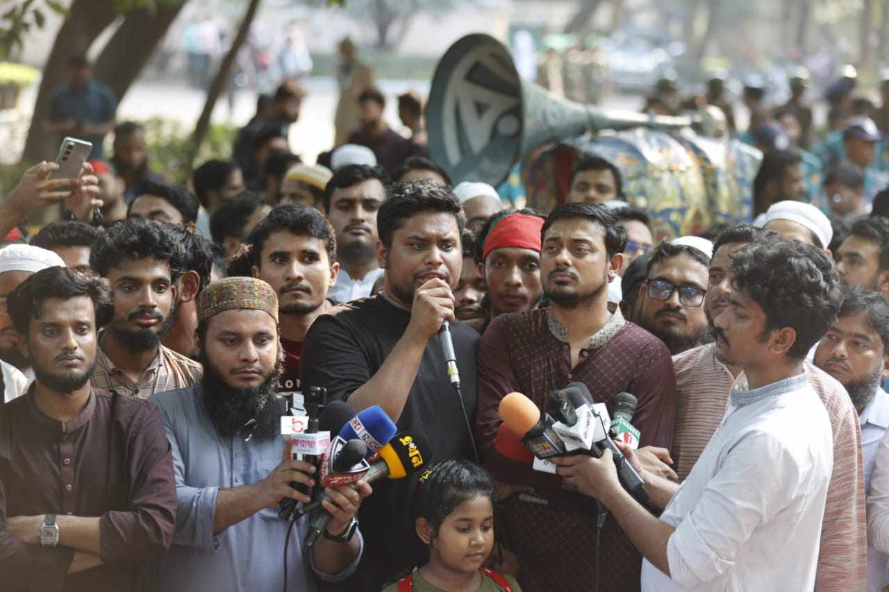 আওয়ামী লীগ নিষিদ্ধের দাবিতে বাদ জুমা সমাবেশের ডাক হাসনাতের