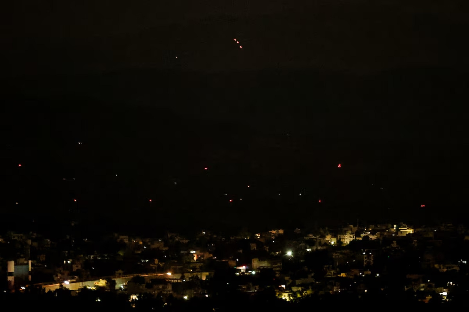 যুদ্ধবিরতির মধ্যেই কাশ্মীরে গোলাগুলি, পরস্পরকে দুষছে নয়াদিল্লি-ইসলামাবাদ