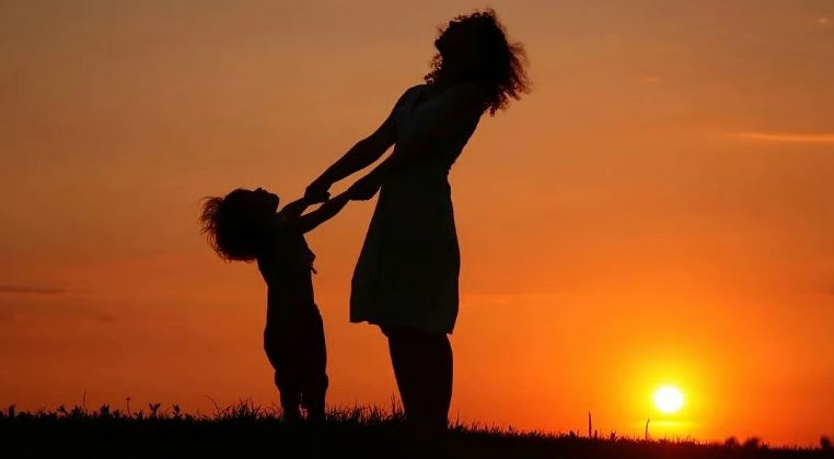 জন্ম না দিয়েও মা যারা, তাদেরকেও মা দিবসের শুভেচ্ছা