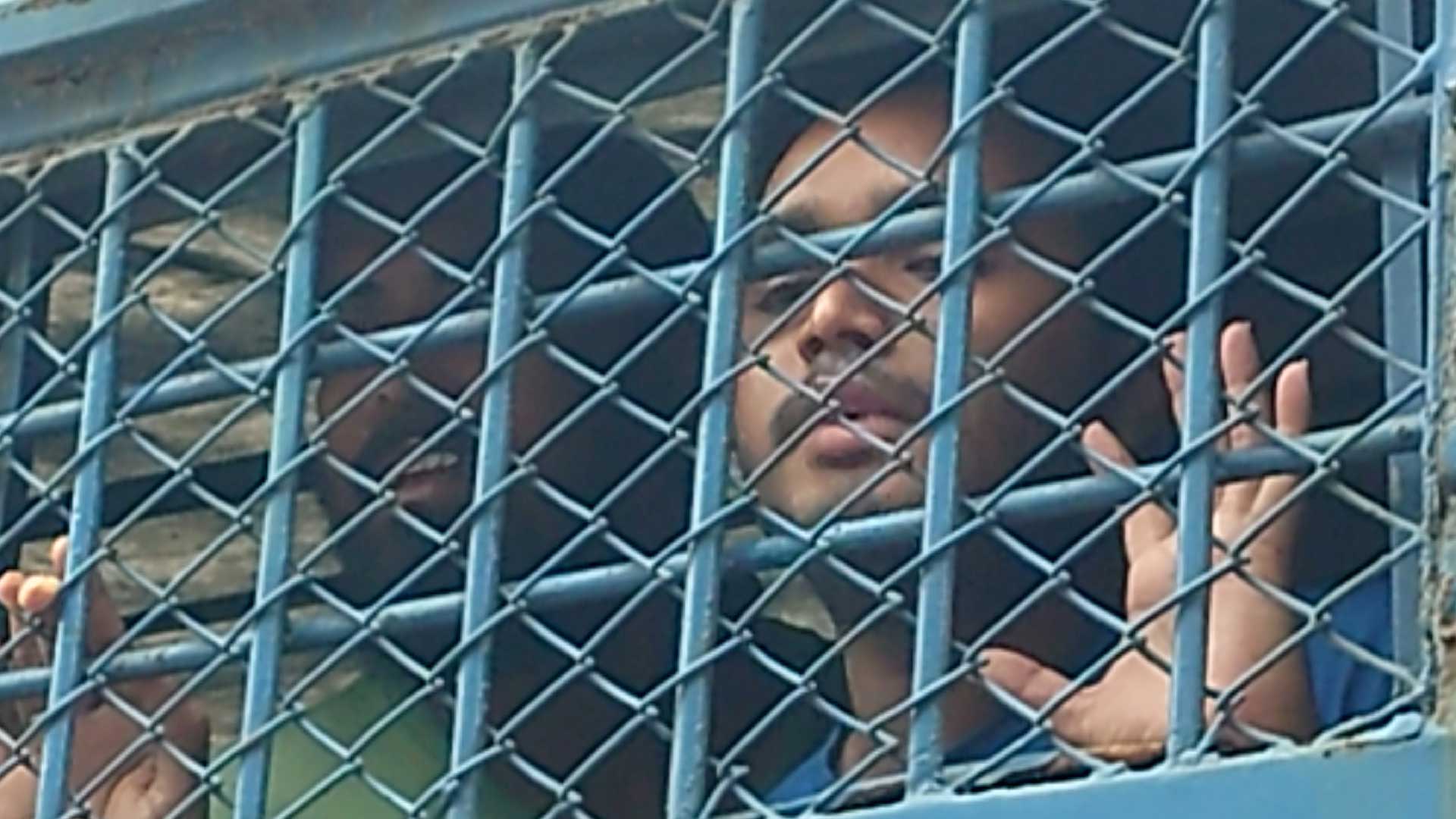 আইভীকে গ্রেপ্তারে বাধা: সাংবাদিকসহ ৩ জনকে গ্রেপ্তার নিয়ে প্রশ্ন