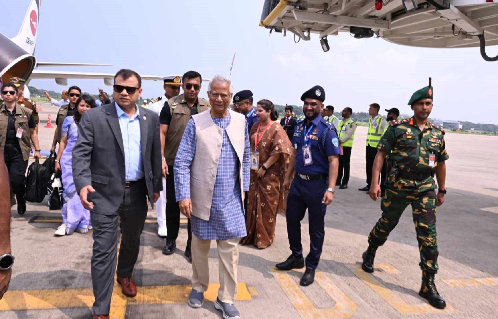 কালুরঘাট সেতুর ভিত্তিপ্রস্তর স্থাপন করলেন প্রধান উপদেষ্টা