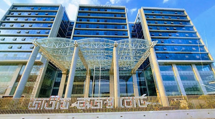 বদলির চিঠি ছিঁড়ে ১২ এনবিআর কর্মকর্তা সাময়িক বরখাস্ত