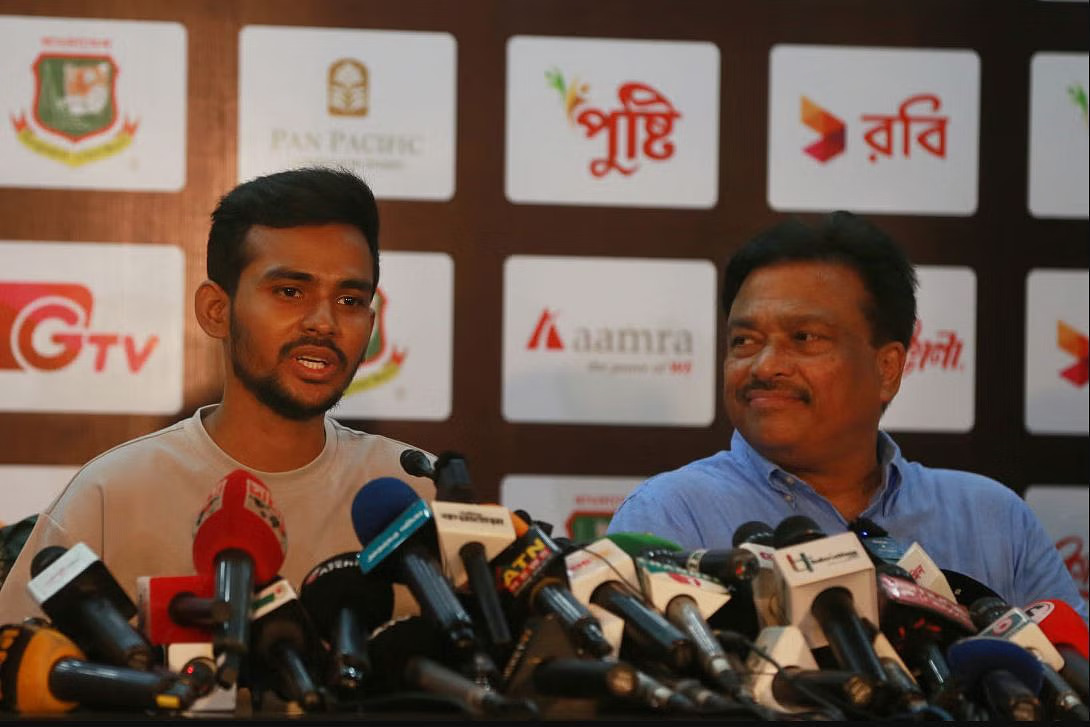 দুর্নীতি নয়, পারফরম্যান্সের কারণে সরানো হলো ফারুককে, বললেন ক্রীড়া উপদেষ্টা