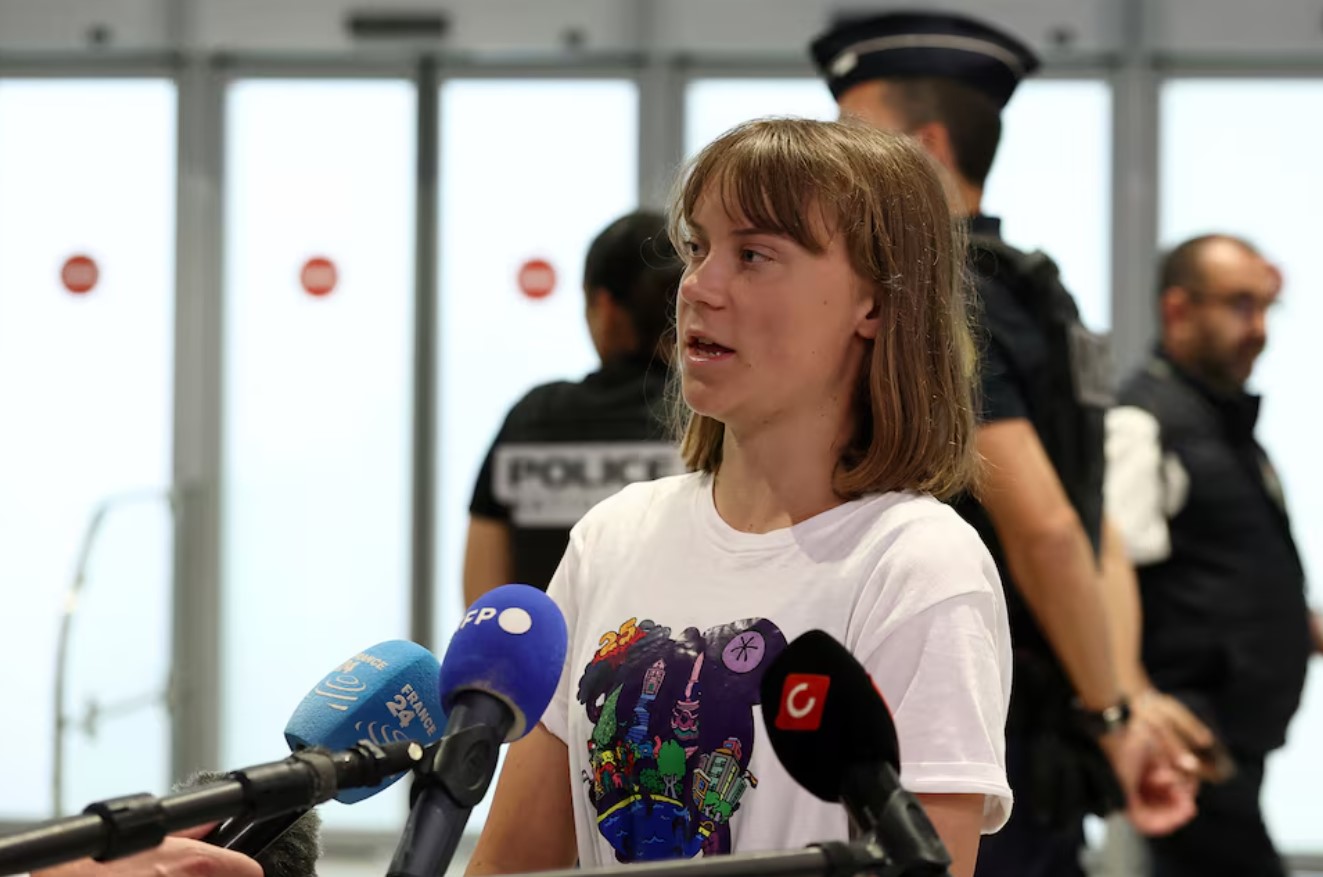 গ্রেটাকে দেশে ফেরত, ইসরায়েলে আটক থাকছেন তার ৫ সহযাত্রী