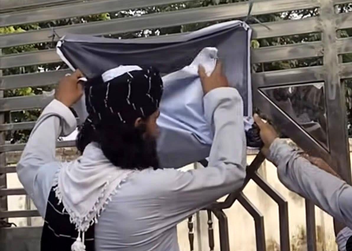 কালিহাতীতে সিনেমা প্রদর্শনে বাধা, বন্ধের মুখে ‘তাণ্ডব’