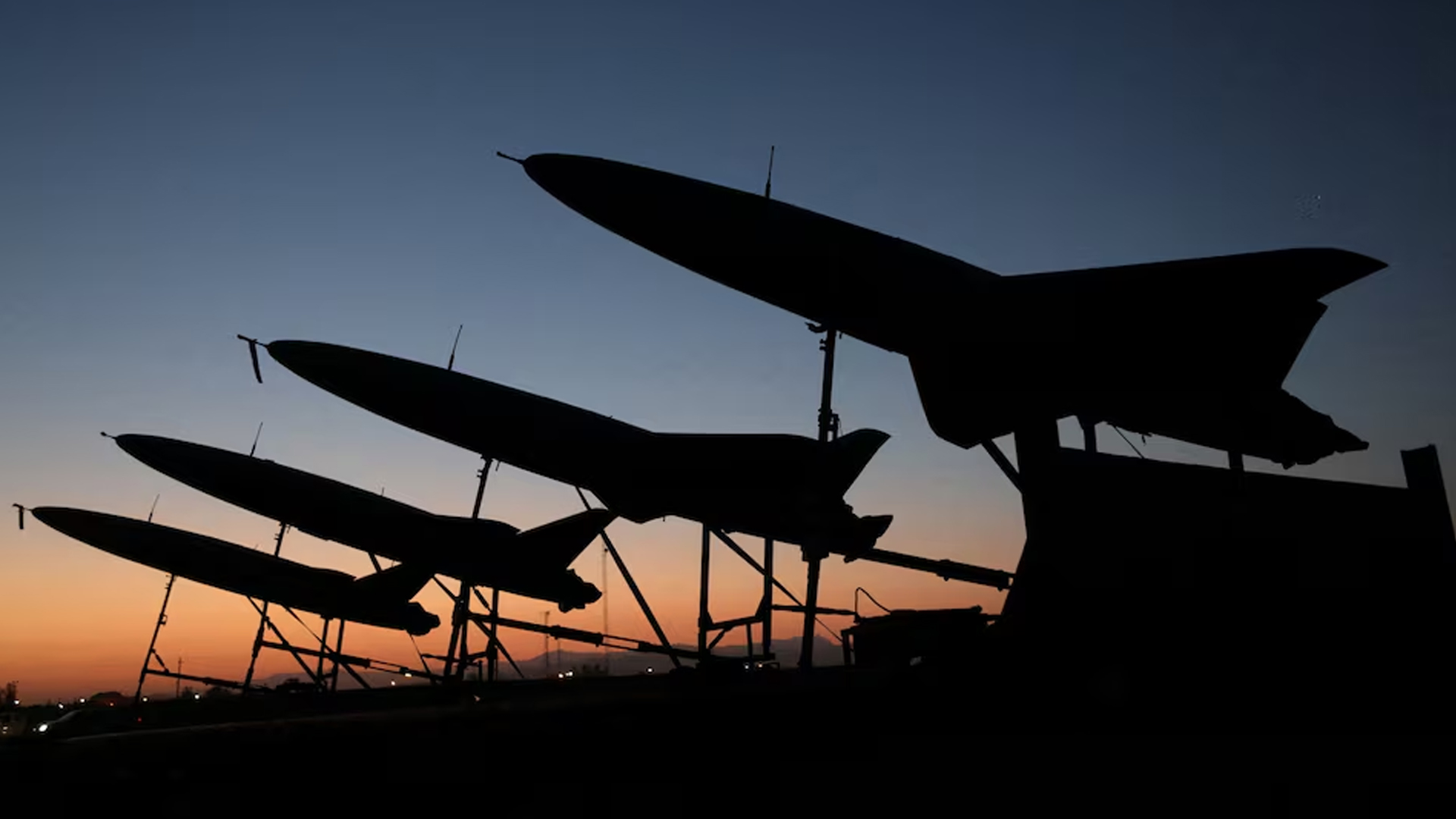 পাল্টা হামলা চালাতে ইসরায়েলে ১০০ ড্রোন পাঠাল ইরান