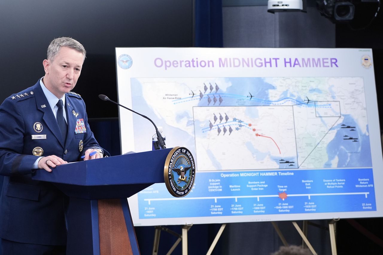 ‘অপারেশন মিডনাইট হ্যামার’ ইরানের পরমাণু স্থাপনায় হামলার খুঁটিনাটি জানালেন মার্কিন জেনারেল