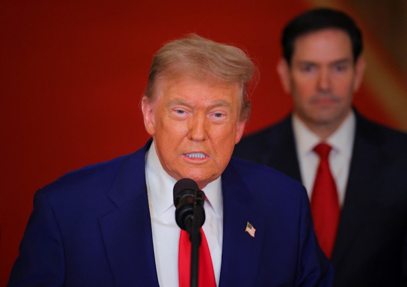 ইরানকে অবশ্যই শান্তি প্রতিষ্ঠা করতে হবে, না হলে আরও বড় হামলা: ট্রাম্প