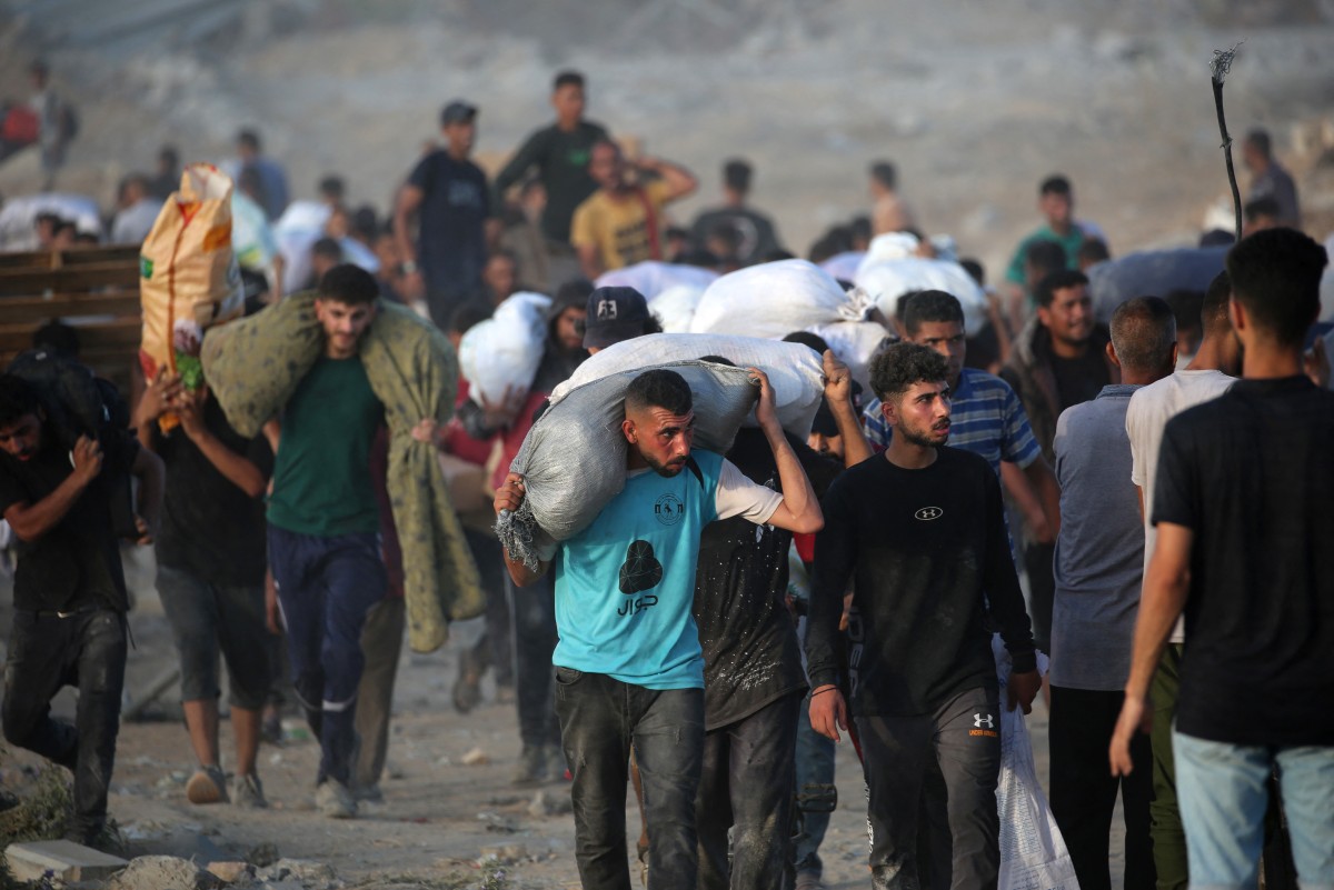 গাজায় মার্কিন-ইসরায়েলি ত্রাণের আটার বস্তায় আফিমজাত ট্যাবলেট