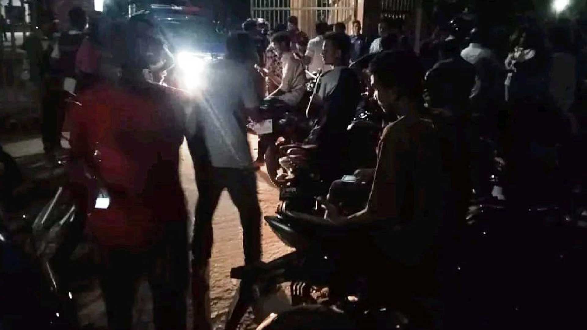 হামলার পর পাটগ্রাম থানায় নিরাপত্তা জোরদার, দুর্বৃত্তদের ধরতে ফুটেজ দেখছে পুলিশ