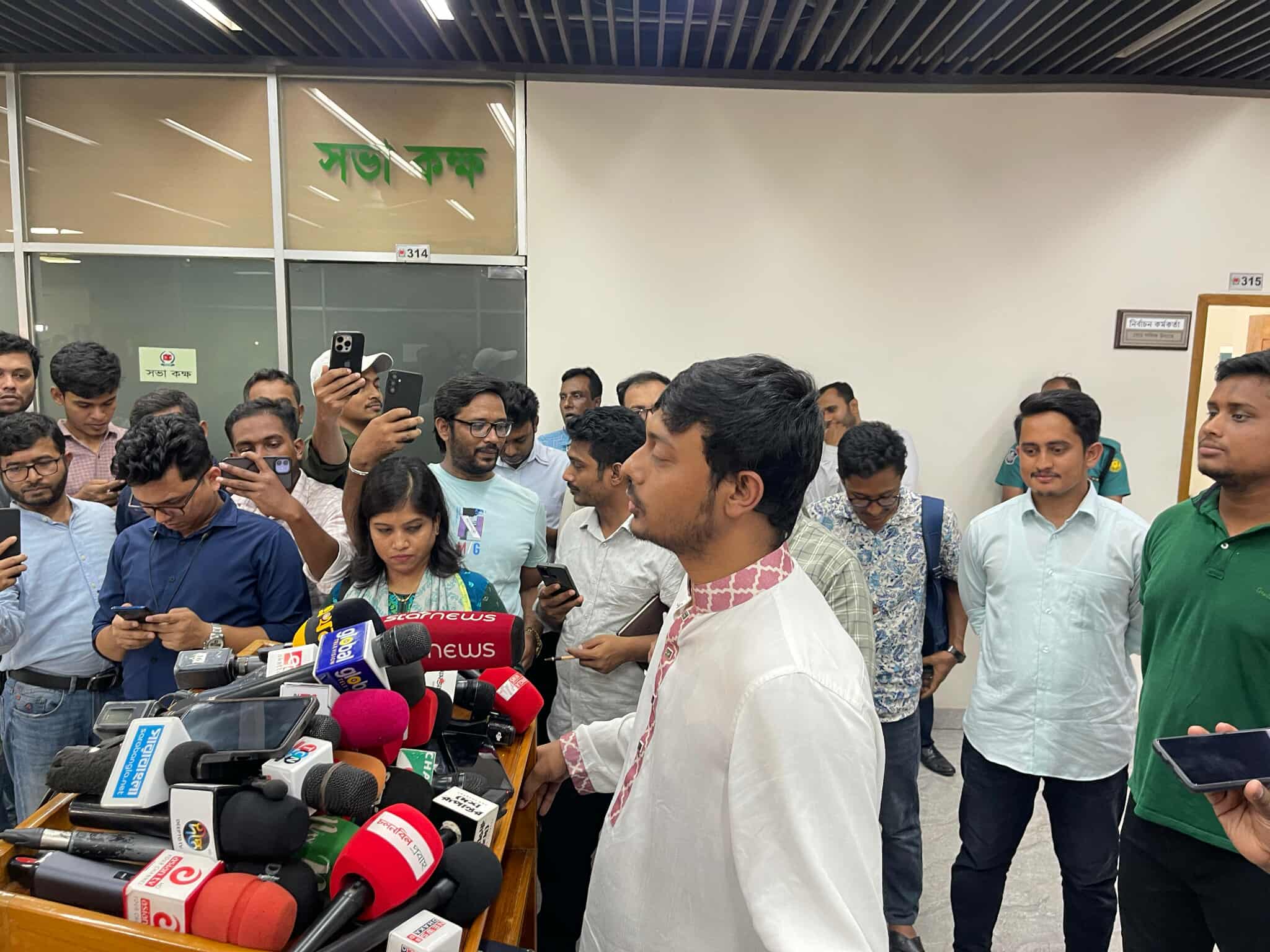 নৌকা প্রতীক বাতিলের দাবি এনসিপির, ‘শাপলা’ না পেলে লড়াই