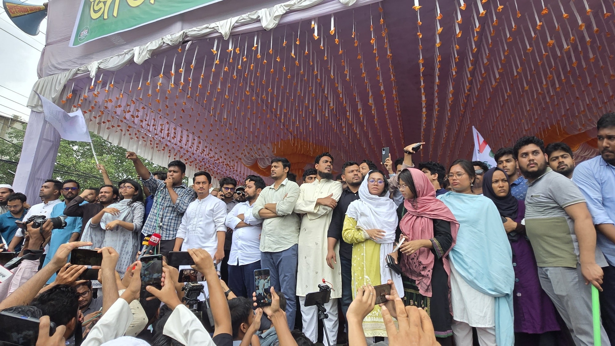 গোপালগঞ্জ ছাড়লেন এনসিপি নেতারা