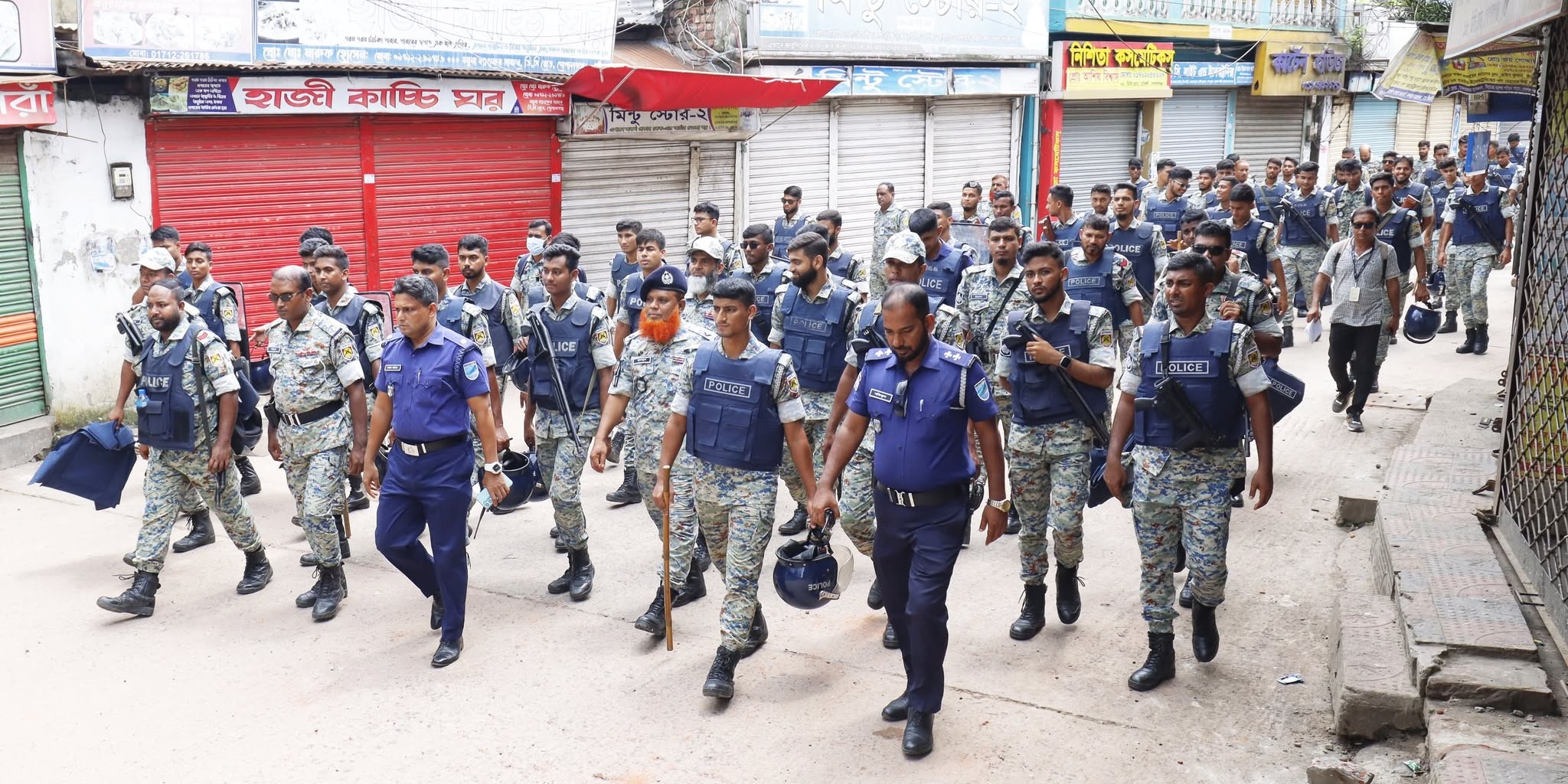 ৩ ঘণ্টা শিথিলের পর আবার কারফিউ, বিপাকে গোপালগঞ্জের ব্যবসায়ীরা