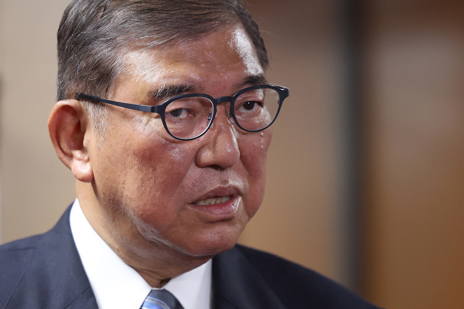 জাপানের প্রধানমন্ত্রীর পদ কেন ঝুঁকিতে, কে আসতে পারেন পরবর্তীতে?