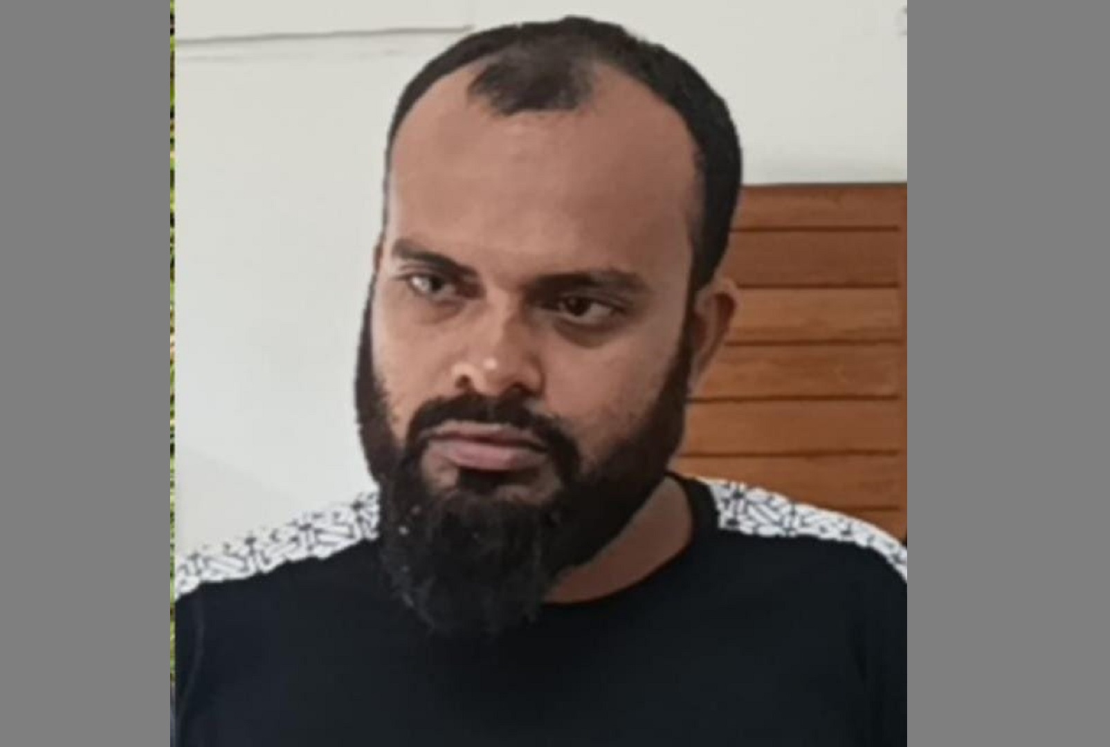 ছোট ভাইয়ের স্ত্রীকে খুনের পর ছুরি হাতে থানায় যুবক