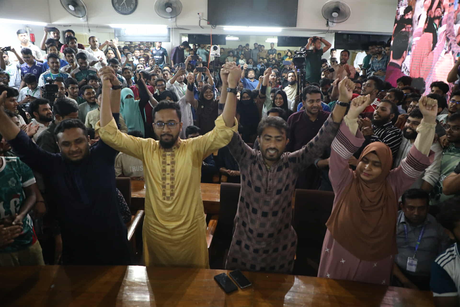 জাকসু নির্বাচন: হল সংসদে জয়ী হলেন যারা